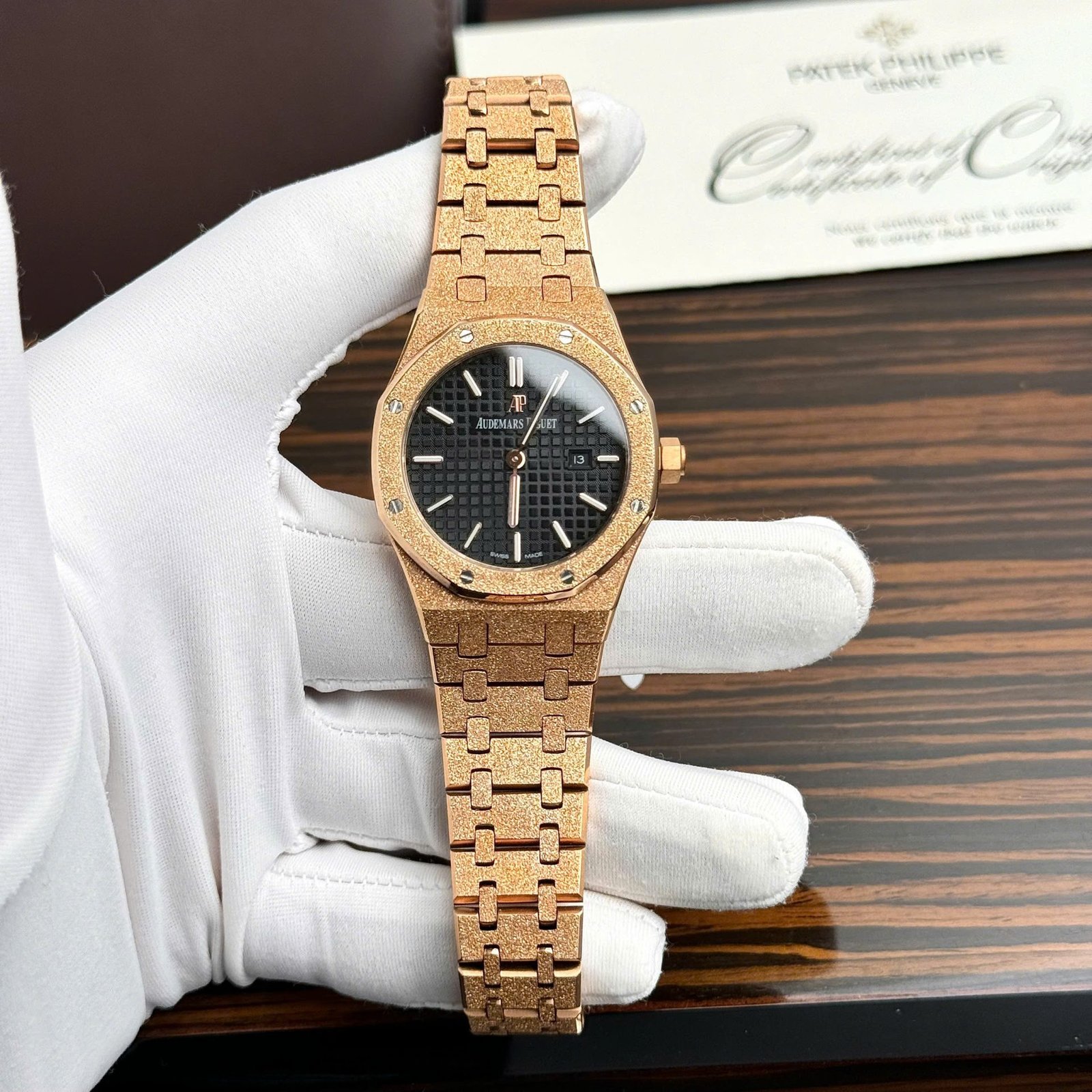 Audemars Piguet Replica Watches Royal Oak 67653OR Women Quartz Movement 34mm - Đồng Hồ Replica 1:1