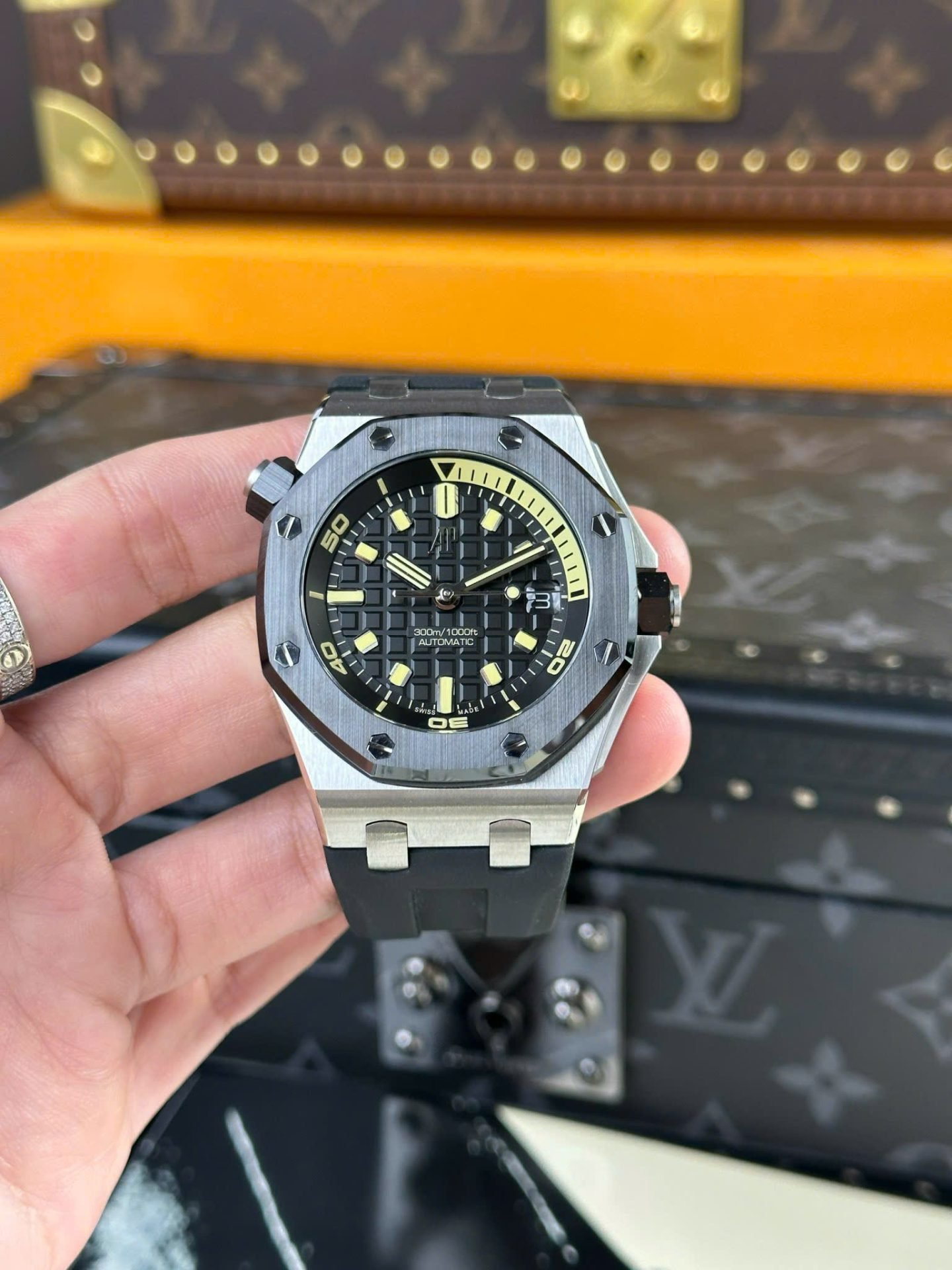 Audemars Piguet Replica Watches Royal Oak Offshore 15720ST Black APS Factory 42mm - Đồng Hồ Replica 1:1
