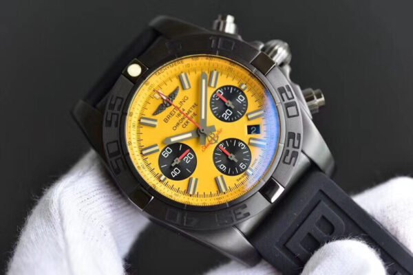 Chronomat 44 Fashion Watch - BR035