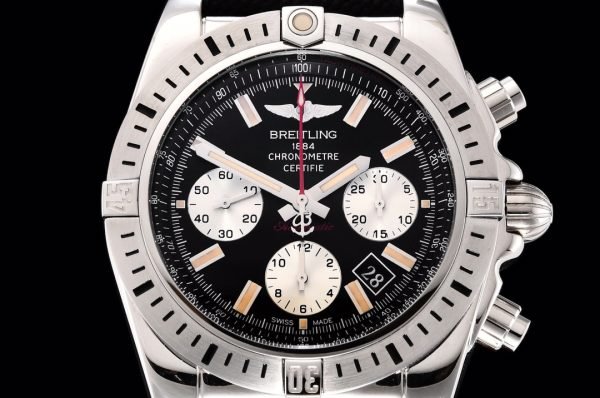High-End AAA Breitling Chronomat AB0115 Replica – Swiss Movement, Polished Steel Case, Stylish Men’s Watch