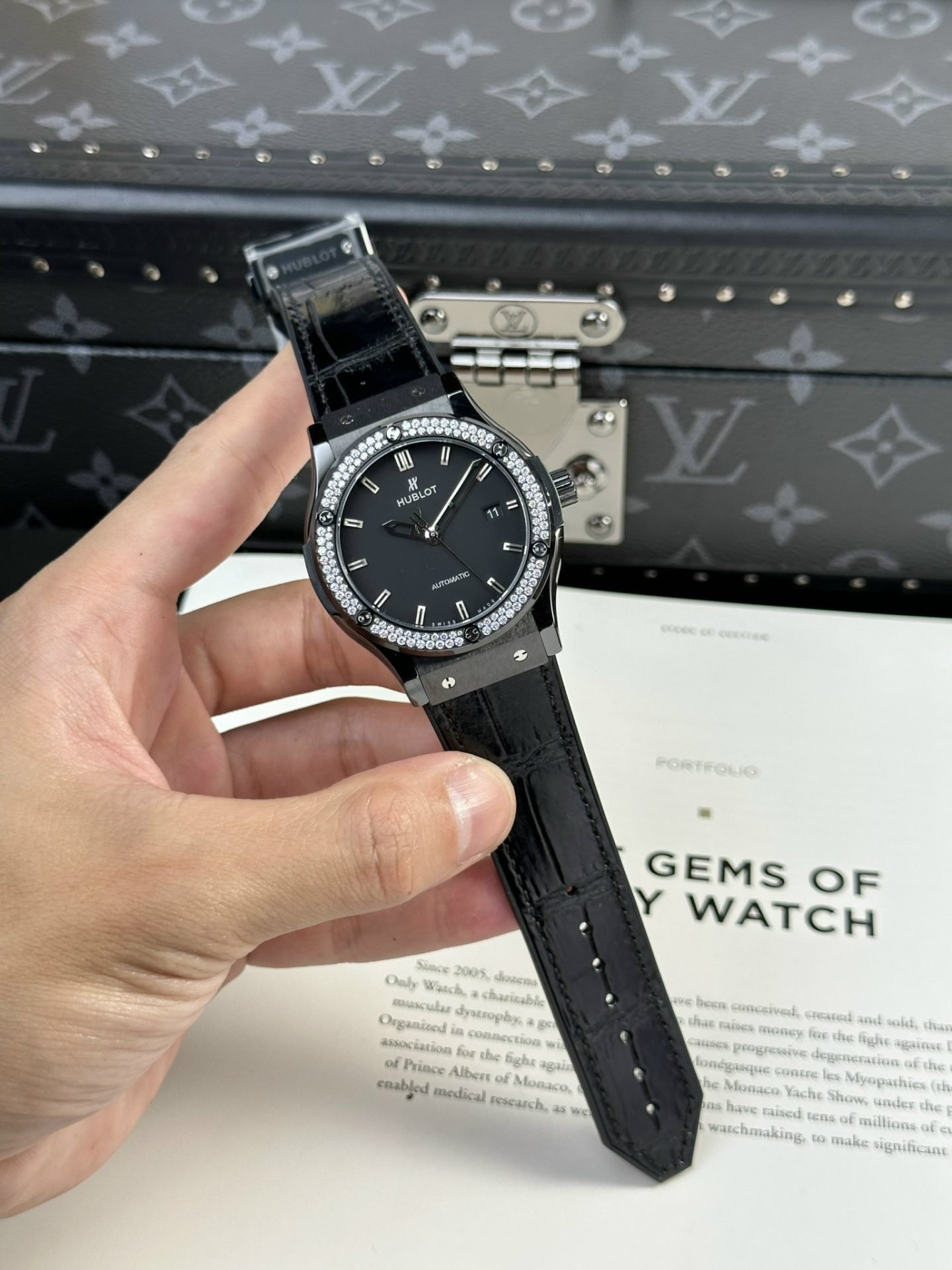 Hublot Classic Fusion Ceramic Replica Watch With Stone Swarovski Refined 42mm - Đồng Hồ Replica 1:1