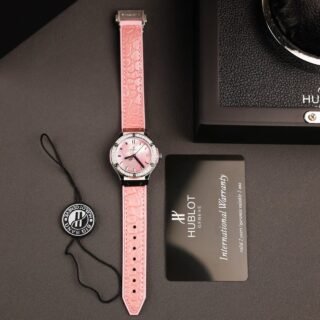 Hublot Classic Fusion Replica Watches Dial Mother Of Pearl Pink + Moissanite Diamonds 33mm - Đồng Hồ Replica 1:1