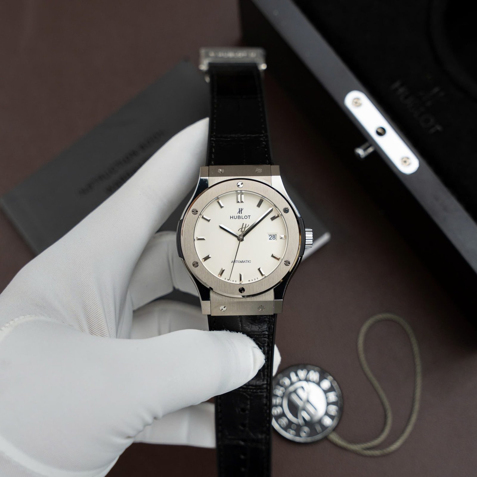 Hublot Classic Fusion Titanium White Dial Replica Watches Movement SW300 Weight 84 Gram 42mm - Đồng Hồ Replica 1:1