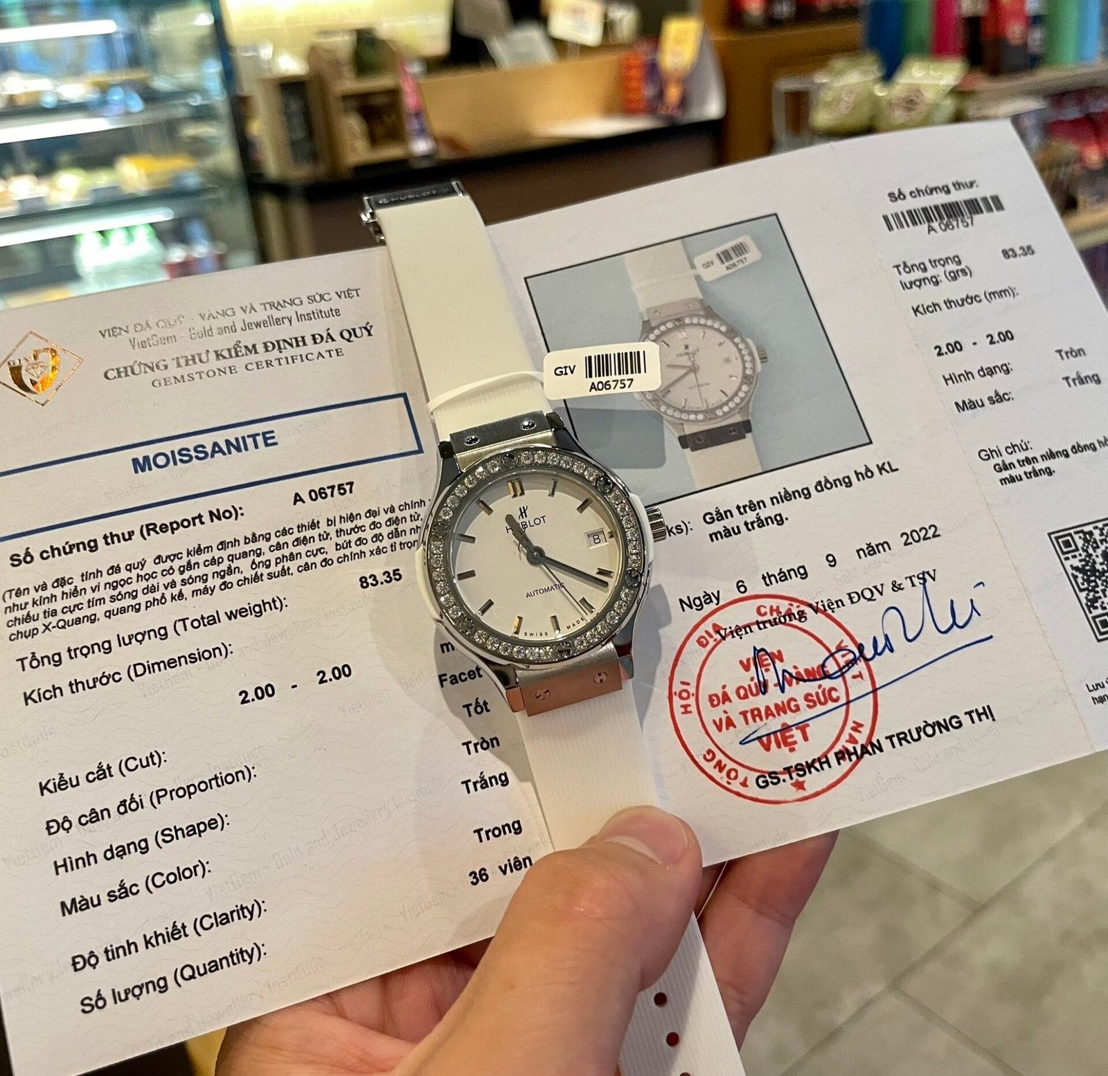 Hublot Replica Watch Classic Fusion White Dial Custom Moissanite Diamonds 38mm - Đồng Hồ Replica 1:1