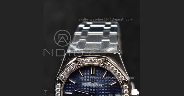 Lady Royal Oak 33mm 67651 SS/Diamond Bezel V7F 1:1 Blue Textured Dial on SS Bracelet Ronda Quartz to AP Cal.2713