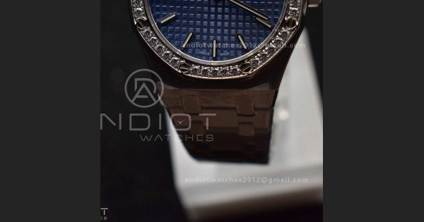 Lady Royal Oak 33mm 67651 SS/Diamond Bezel V7F 1:1 Blue Textured Dial on SS Bracelet Ronda Quartz to AP Cal.2713