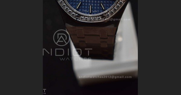 Lady Royal Oak 33mm 67651 SS/Diamond Bezel V7F 1:1 Blue Textured Dial on SS Bracelet Ronda Quartz to AP Cal.2713