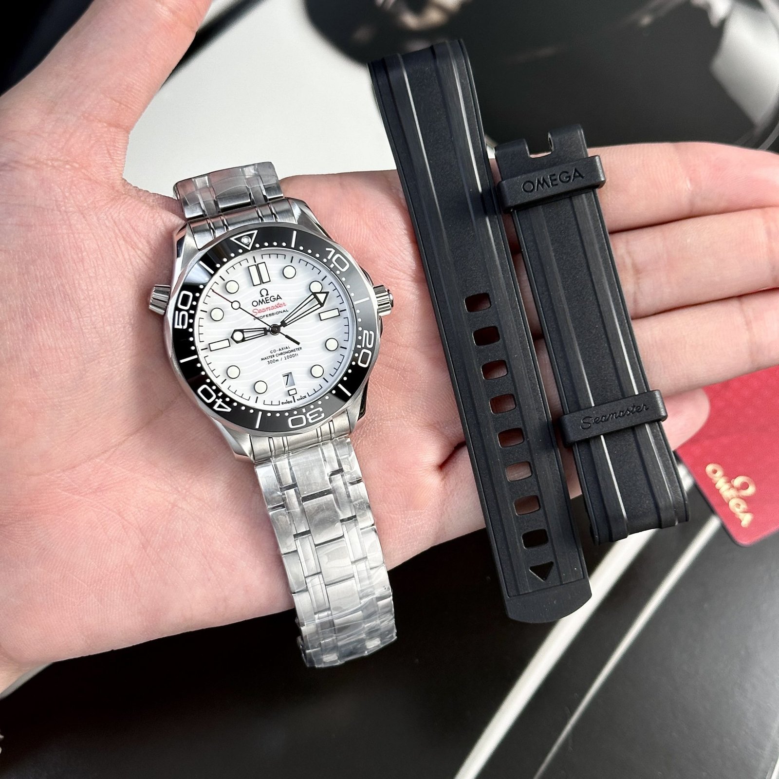 Omega Replica Watches Seamaster Diver 300M White Dial VS Factory 42mm - Đồng Hồ Replica 1:1