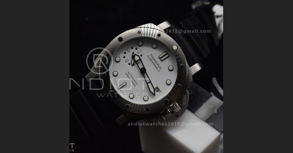 PAM2223 Submersible 42mm VSF Best Edition White Dial on Black Rubber Strap P900
