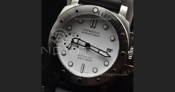 PAM2223 Submersible 42mm VSF Best Edition White Dial on Black Rubber Strap P900