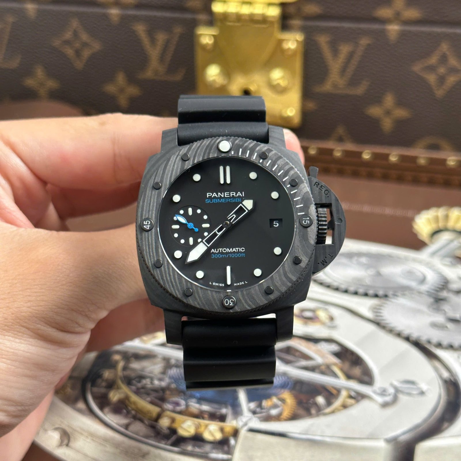 Panerai Submersible Carbotech PAM02231 Luxury Fake Watches Black Dial Automatic Movement VS Factory 42mm - Đồng Hồ Replica 1:1