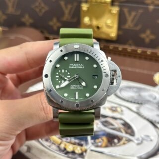 Panerai Submersible PAM01055 Replica Watches Green Dial Automatic Movement VS Factory 42mm - Đồng Hồ Replica 1:1