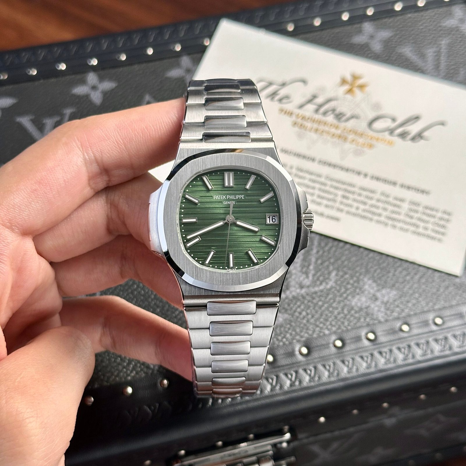 Patek Philippe Nautilus 5711 Green Dial Rep 1:1 Watch Factory 3K 40mm - Đồng Hồ Replica 1:1