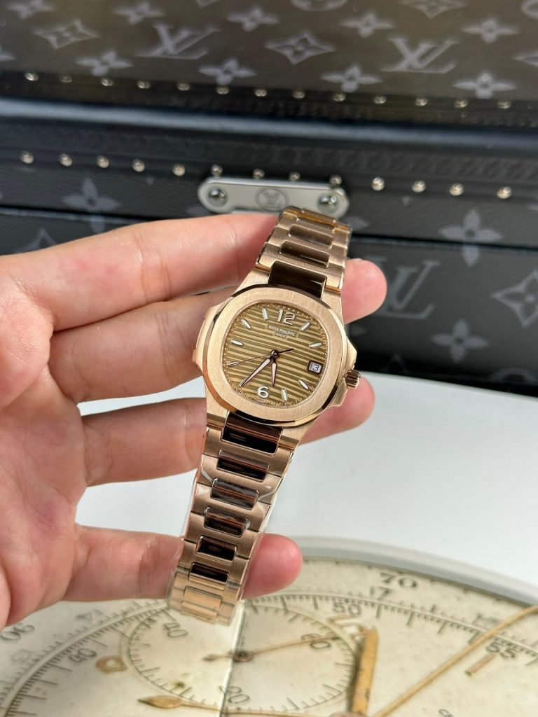 Patek Philippe Replica Watch Nautilus 7010 Rose Gold Womens 32mm - Đồng Hồ Replica 1:1