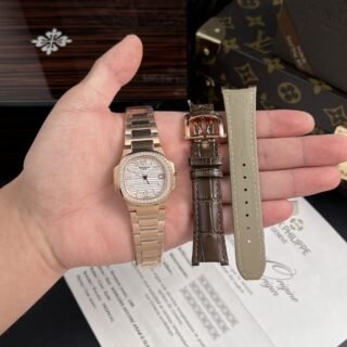 Patek Philippe Replica Watch Nautilus 7010 White Dial Womens GR Factory 32mm - Đồng Hồ Replica 1:1