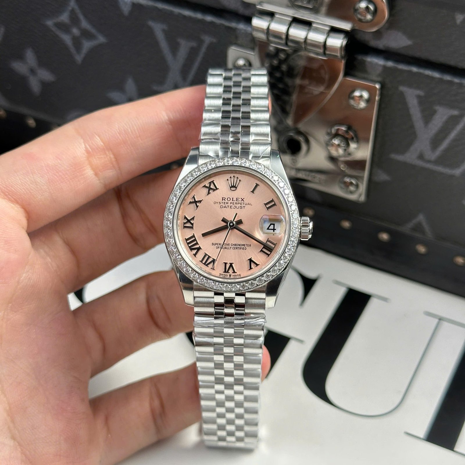 Rolex DateJust Replica Watch Women Dial Pink Bezel Diamonds CZ THB Factory 31mm - Đồng Hồ Replica 1:1