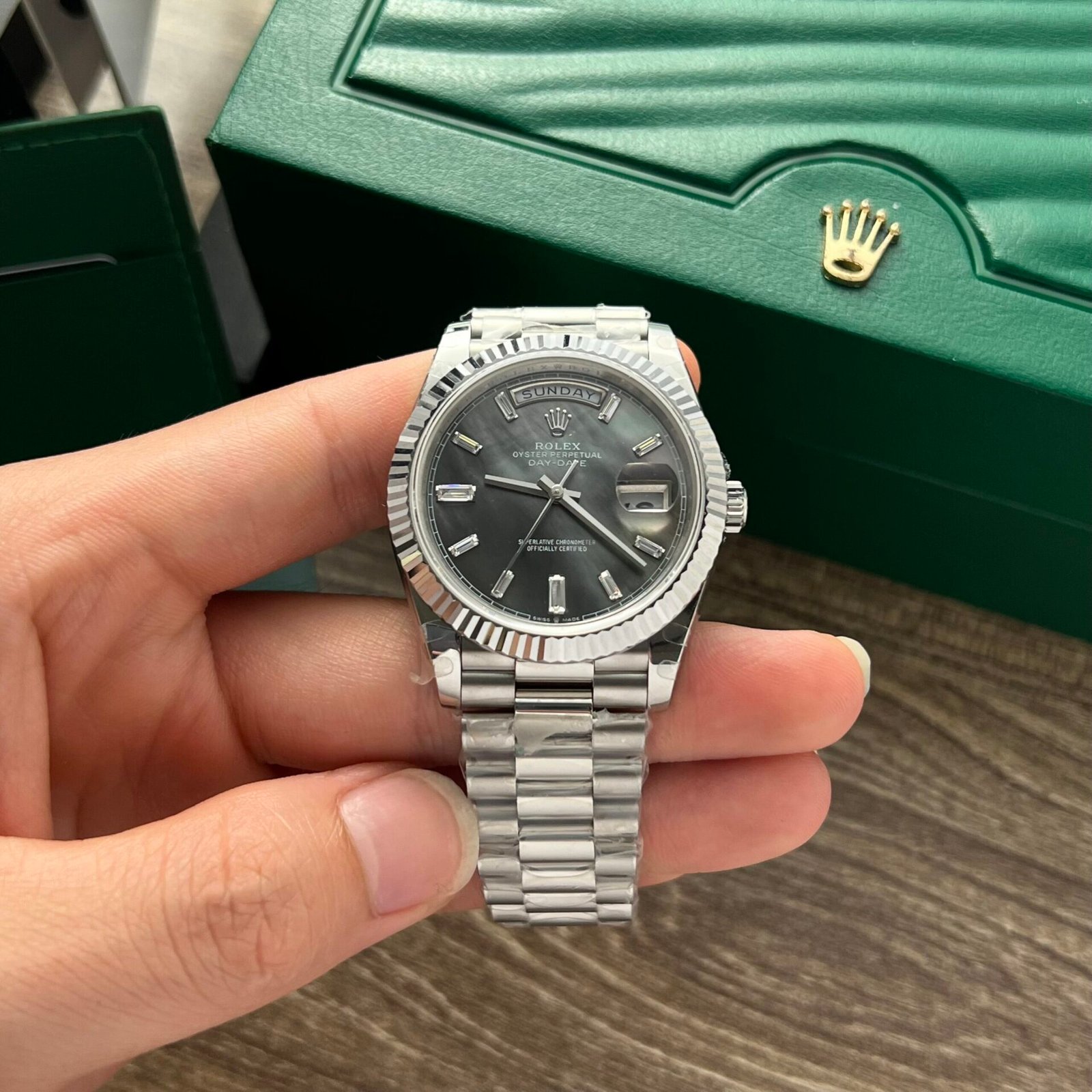 Rolex Replica Watches Day-Date Mother Of Pearl Dial 40mm - Đồng Hồ Replica 1:1