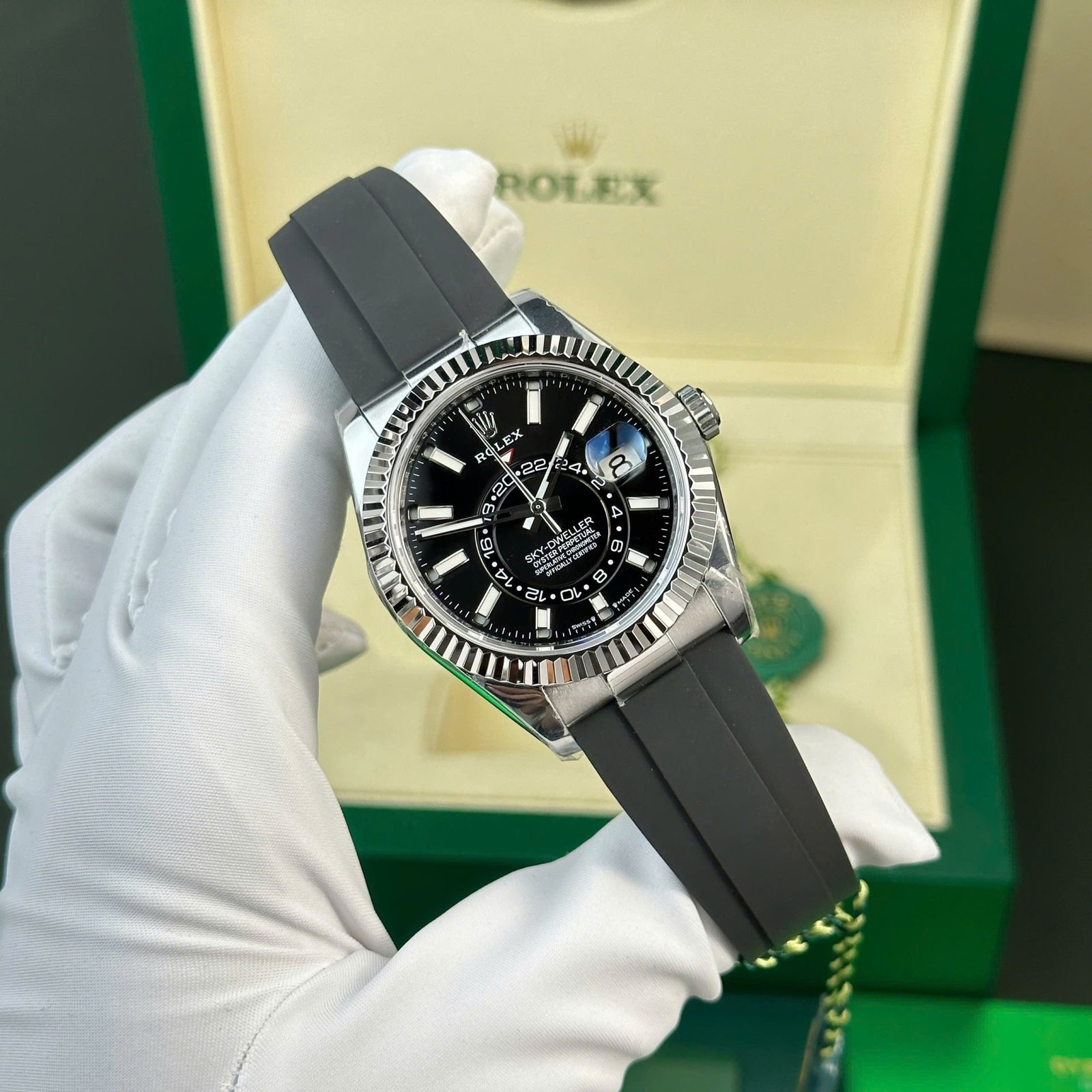 Rolex Sky-Dweller Imitation Watches Black Dial Weight 192 Grams ZF Factory 42mm - Đồng Hồ Replica 1:1