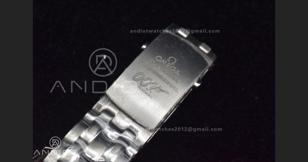 Seamaster Diver 300M SS "COMMANDER’S WATCH" AIF Limited Edition on SS Bracelet A2824