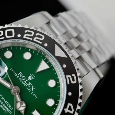 Superclone Rolex GMT-Master II 126729VTNR Jubilee “Absinthe”