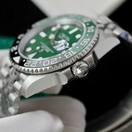 Superclone Rolex GMT-Master II 126729VTNR Jubilee “Absinthe”