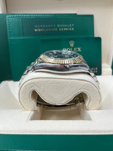 Superclone Rolex Sky-Dweller Bright black Dial 336933 Jubilee