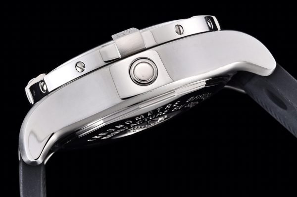 Swiss Breitling Avenger II Seawolf A1733110.BC31 Replica Men’s 45mm Watch – Black Dial & Rubber Strap